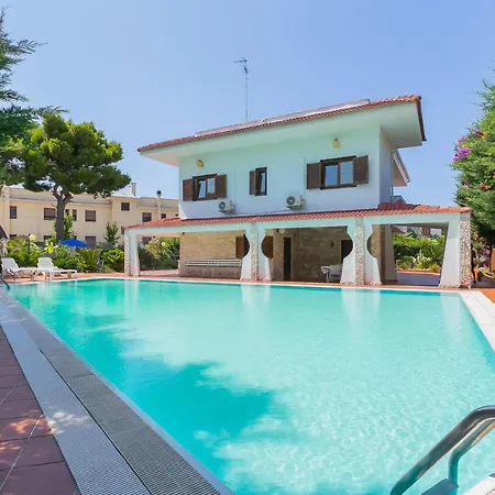 Giapponesi Con Piscina E Privata *