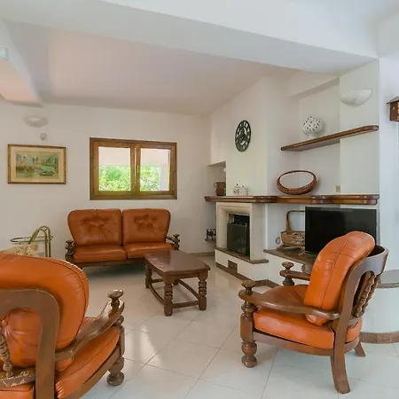Giapponesi Con Piscina E Privata Habitación en casa particular