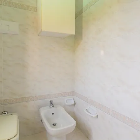 Giapponesi Con Piscina E Privata *