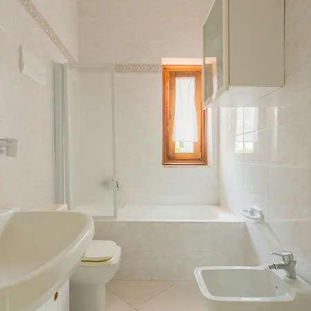Giapponesi Con Piscina E Privata