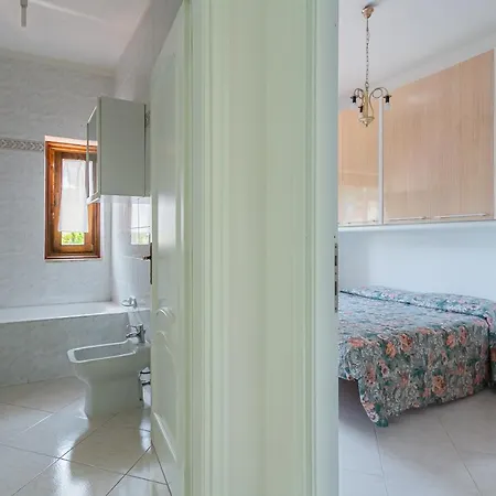 Giapponesi Con Piscina E Privata Habitación en casa particular Giovinazzo