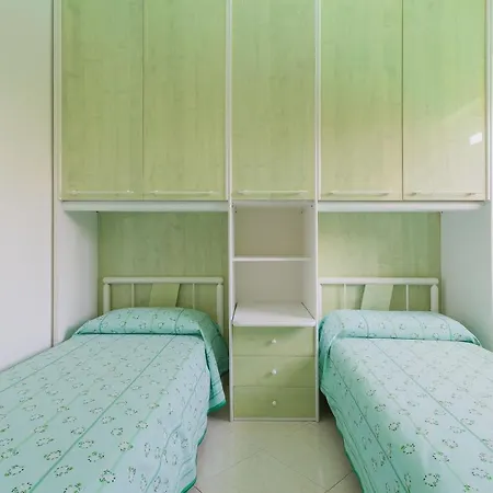 Giapponesi Con Piscina E Privata *