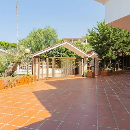 Giapponesi Con Piscina E Privata